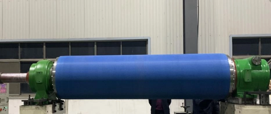 Команда всасывающих валков компании Daxing завоевала высокую оценку украинских клиентов. The suction roll team of Daxing Company has won high praise from Ukrainian customers