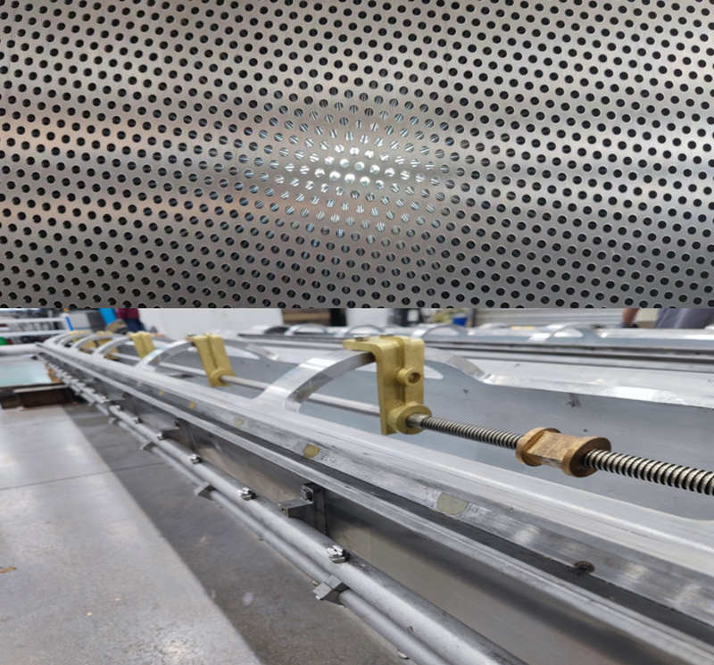 Suction transfer roll