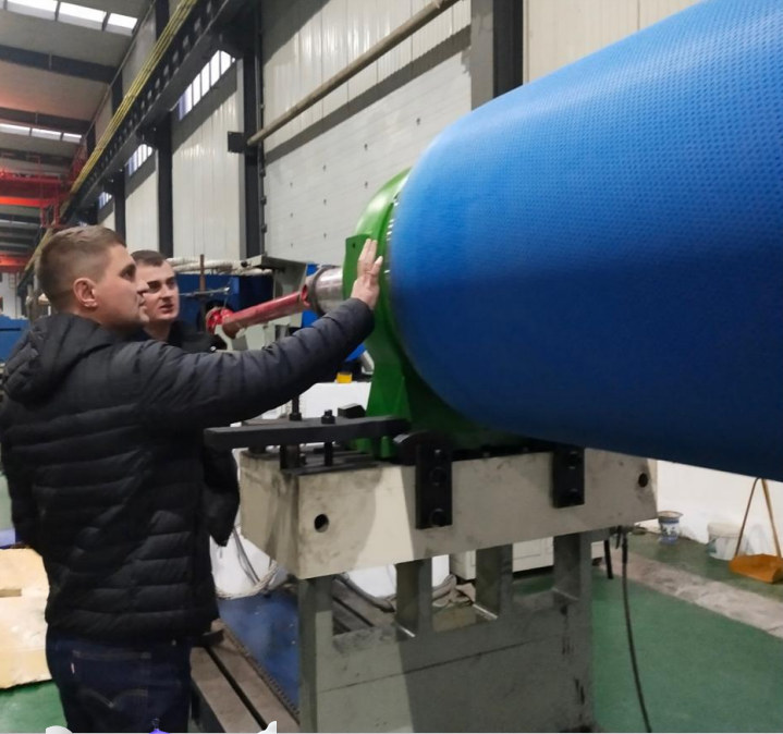 suction roll .jpg suction roll .jpg